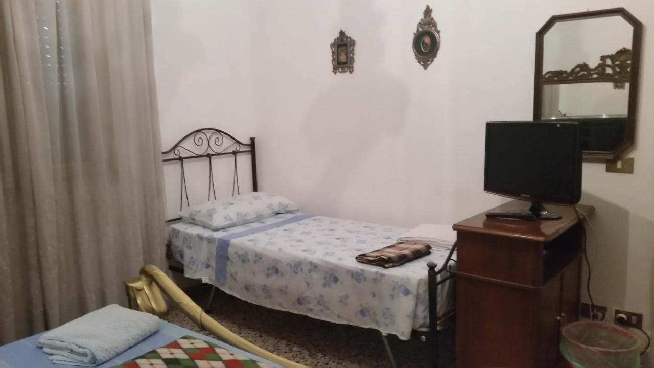 Casa Gramsci Bed & Breakfast Модена Екстериор снимка